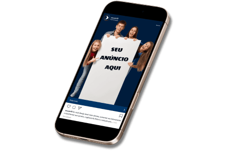 Foto de um smartphone contendo um anúncio da nutricionista que contratar a agência Na Reta